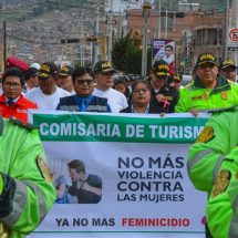 GOBERNADOR REGIONAL PARTICIPÓ EN MARCHA DE SENSIBILIZACIÓN EN CONTRA DE LA VIOLENCIA HACIA LAS MUJERES