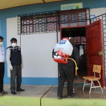 INICIAN FUMIGACIÓN Y DESINFECCIÓN EN INSTITUCIONES EDUCATIVAS DE TARACO – HUANCANÉ