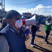 “ESTE ES UN TRASLADO HUMANITARIO PARA QUE CUMPLEN SU CUARENTENA EN SU TIERRA CUMPLIENDO LAS RECOMENDACIONES”: GOBERNADOR REGIONAL DE PUNO