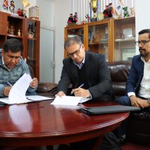 Nota de Prensa <hr> FIRMAN CONVENIO DE COOPERACIÓN PARA OBRAS DE ENVERGADURA ENTRE GOBIERNO REGIONAL PUNO Y MINSUR