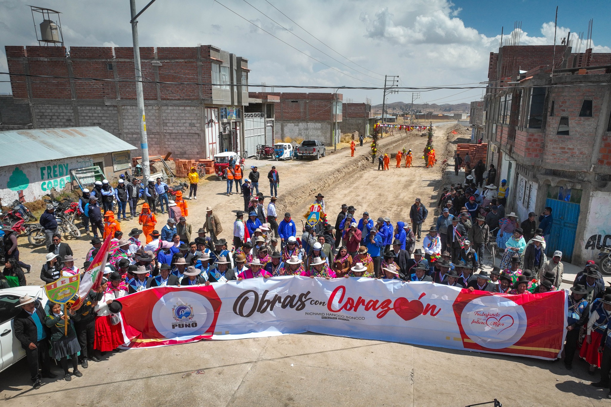 Nota de Prensa  INICIÓ ASFALTADO DE LA CARRETERA LOANI-CAMICACHI-ROSACANI (EL COLLAO-ILAVE)