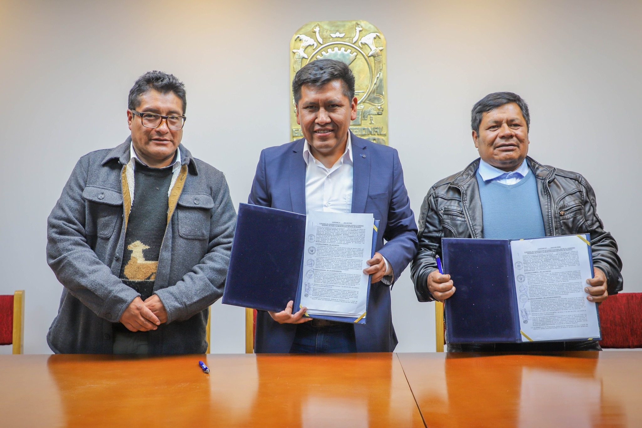 Nota de Prensa  FIRMAN CONVENIO PARA MEJORAMIENTO VIAL GOBIERNO REGIONAL PUNO Y MUNICIPALIDAD DE VILAVILA-LAMPA