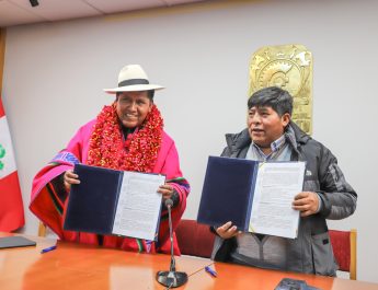 Nota de Prensa <hr> GOBERNADOR FIRMÓ CONVENIO CON EL MUNICIPIO DE EL COLLAO PARA IMPORTANTE PROYECTO VIAL EN LA ZONA ALTA